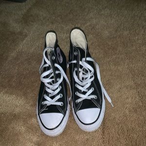 High top converse gently used women’s 7